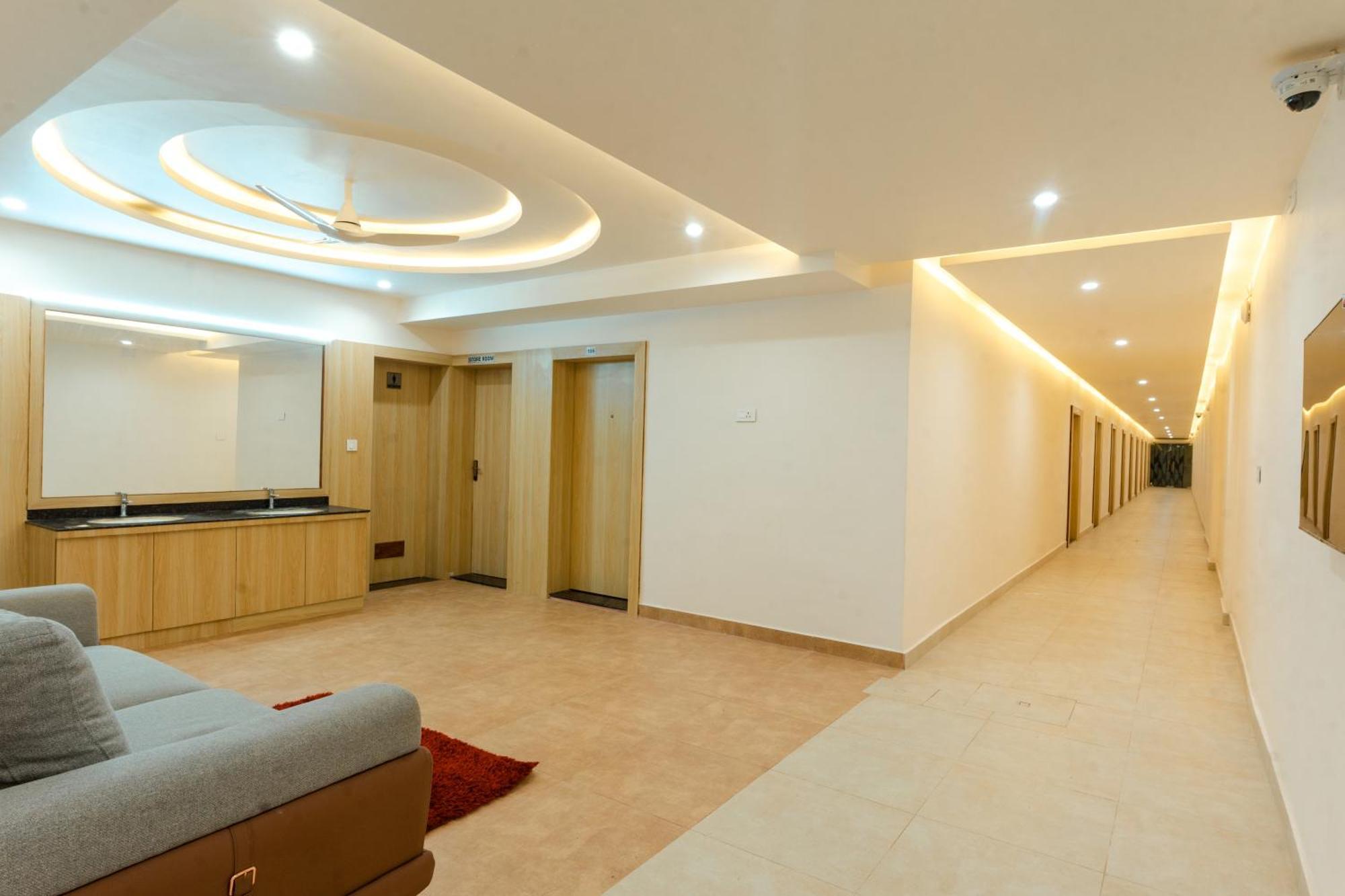 Sri Senthoor Velavan Palace Ssv Palace Tiruchchendur Luaran gambar